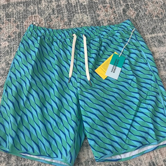 Fair harbor NEW swimming shorts. A4 - Picture 2 of 3